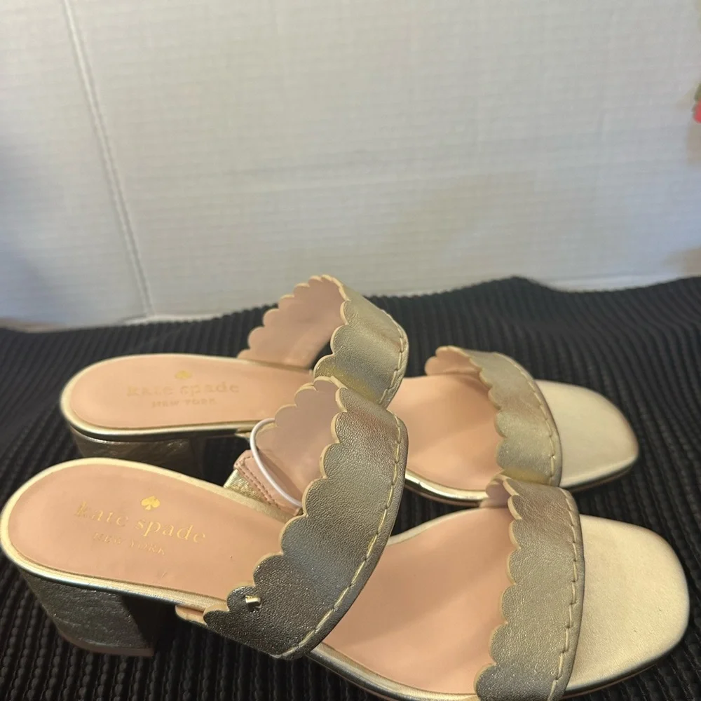 🆕Kate Spade CHRISSIE Gold Scalloped Sandals